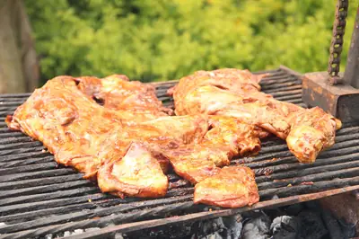 Nyama choma, Kenyan roast meat, in Nairobi. Photo: Kengitau254, CC BY-SA 4.0