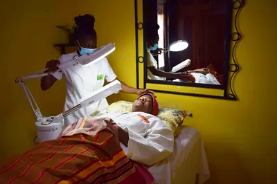 A facial treatment at a spa. Photo: Alvinategyeka, CC BY-SA 4.0
