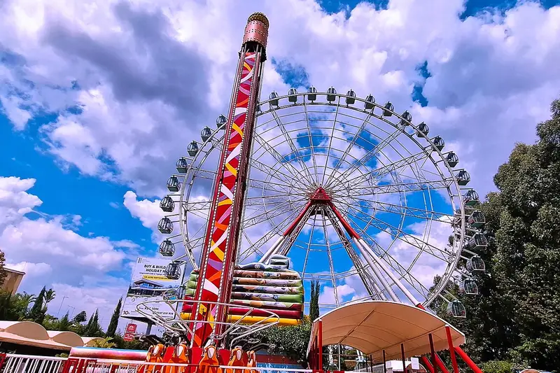 Ferris wheel at Two Rivers Mall